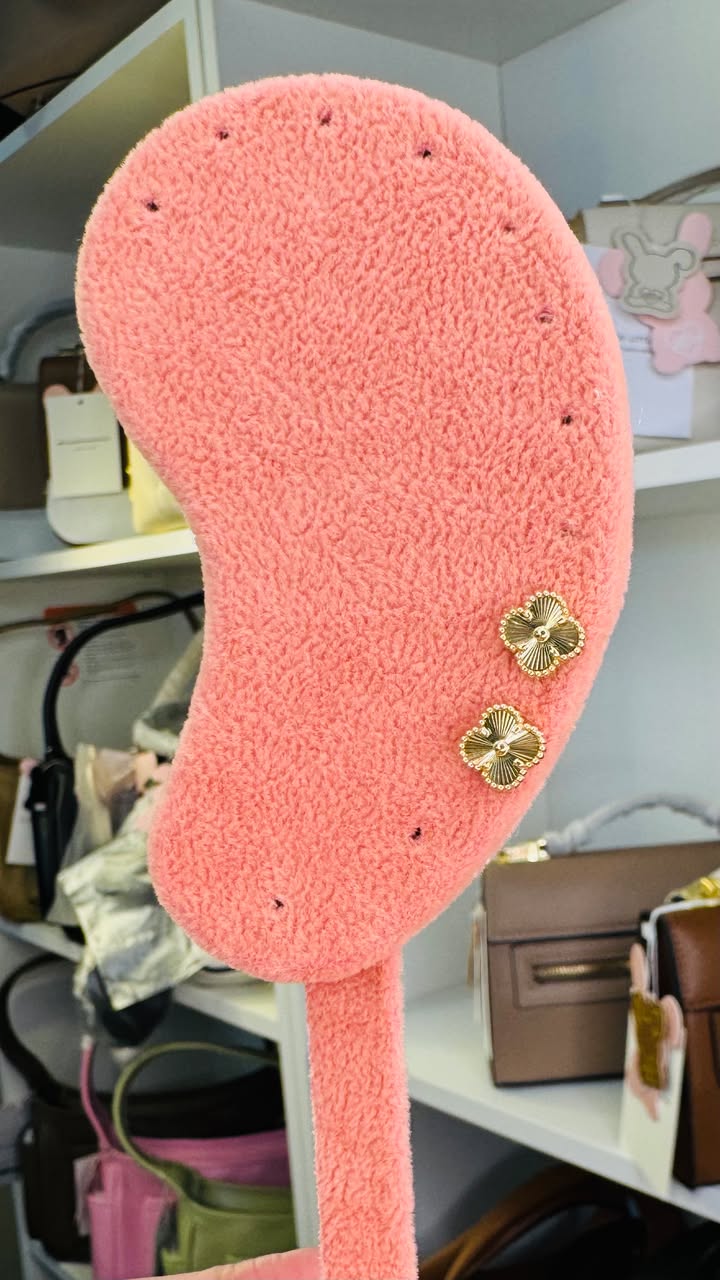 HK Setting VCA Gold Earrings