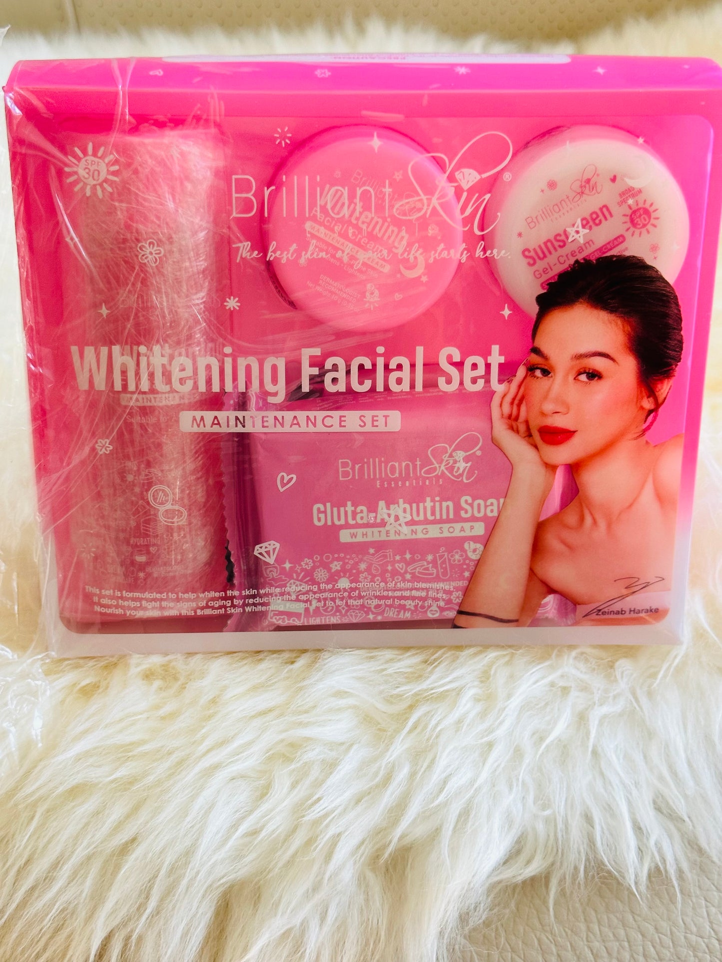 Brilliant Skin Essentials Whitening Facial Set